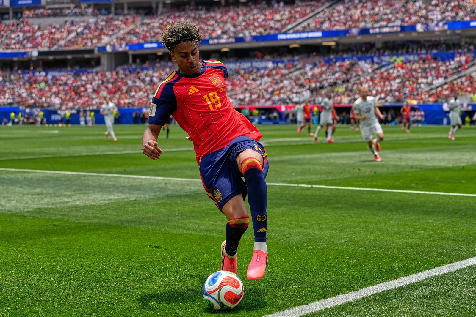 Lamine Yamal on the ball for Spain at the 2026 World Cup. Source: AP.