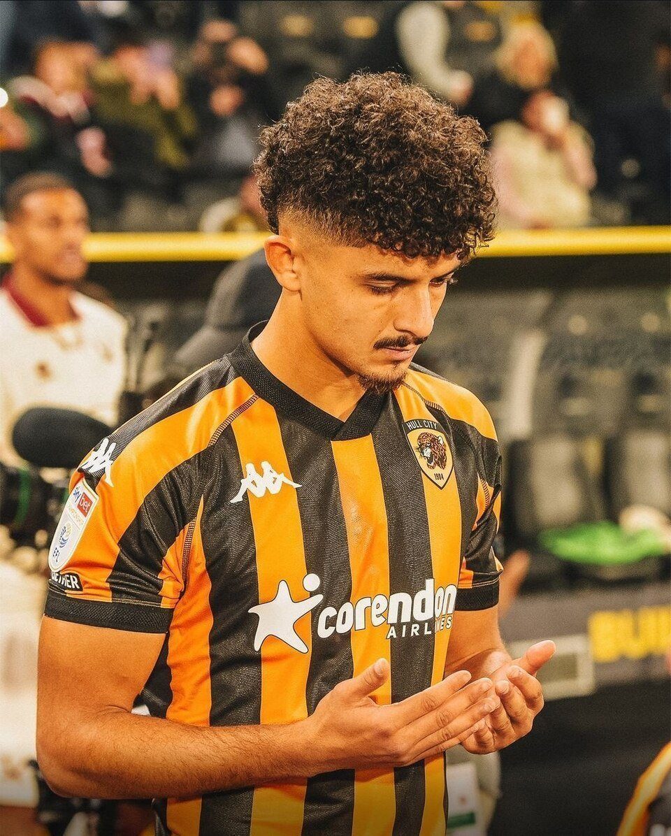 Hull vs Everton prediction in the Premier League: the Jarvis supercomputer model makes Everton slight favourites at 45%, with a representative score of Hull 1–2 Everton.