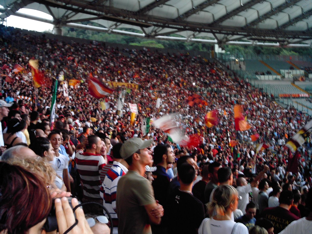 Roma supporters (archive photo). Source: Wikimedia Commons.